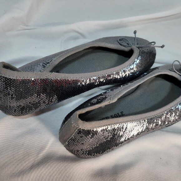 Fever Sole Sparkle Memory Foam Cushioned Shiny Ballet Flats Pewter Size 7.5 - Picture 2 of 8
